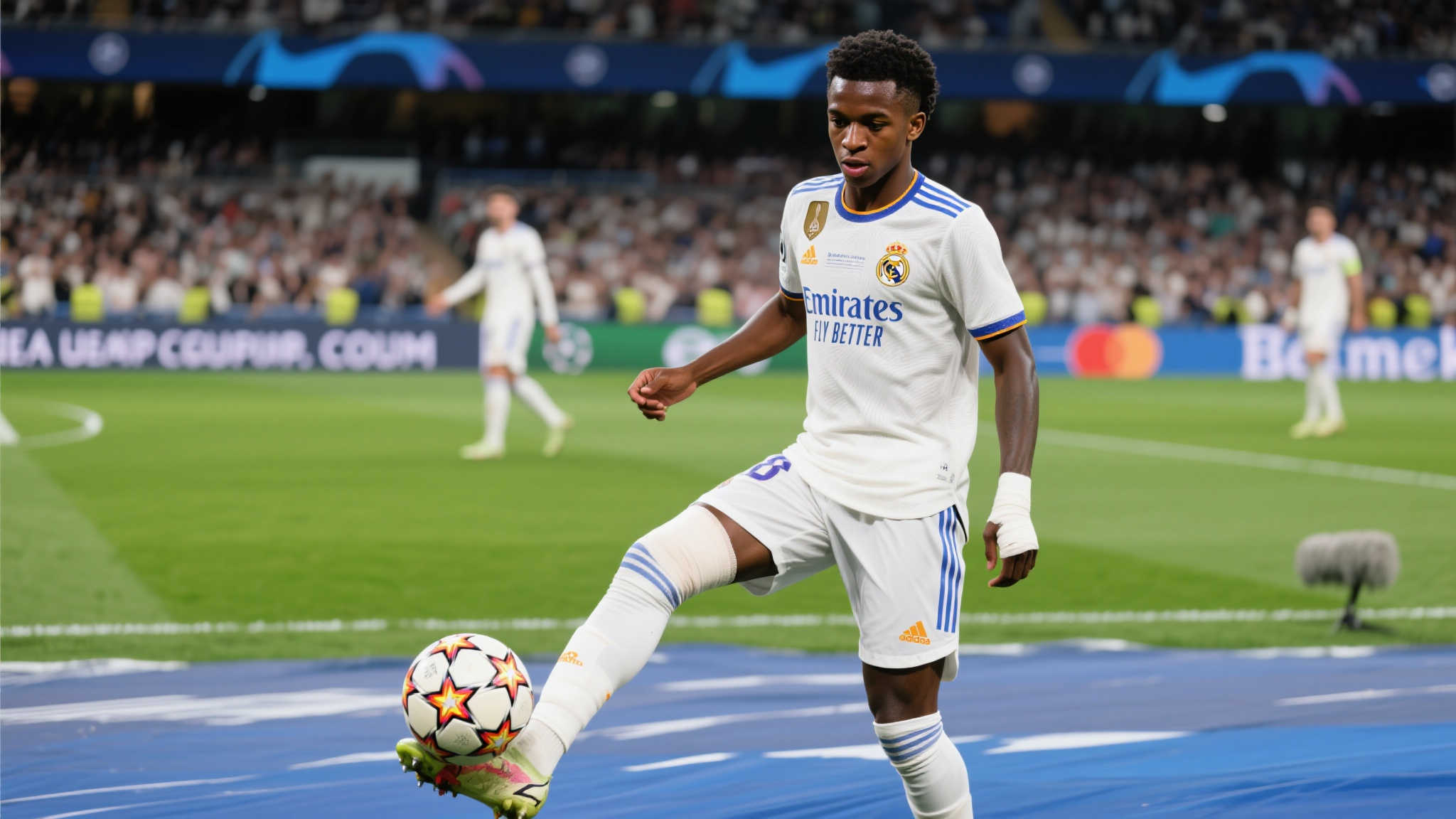 卡马文加伤愈复出,或在世俱杯担负皇马中场核心职责 在世界足球的舞台上,皇马一直是巨星云集的顶级俱乐部