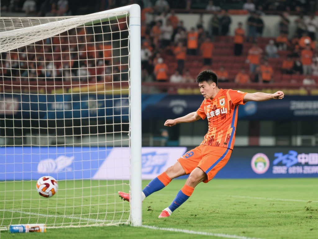 【亚冠】泽卡单刀建功毕津浩错失良机 泰山险胜柔佛1比0